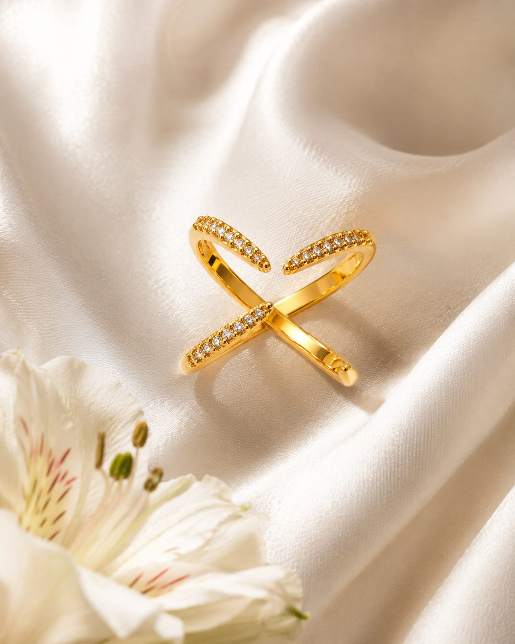 The Astra Criss-Cross Ring (Elegant & Celestial)